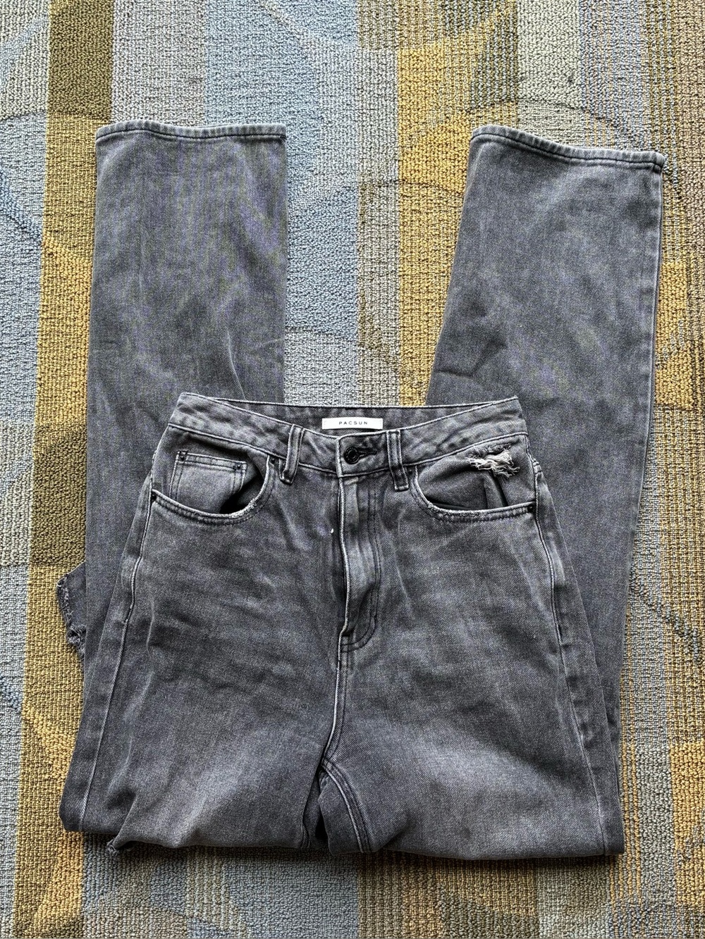 Pacsun Grey Distressed 90s
Boyfriend Straight Leg Jeans
Women's Size 26